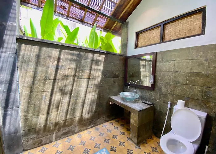 Guest house Little Tree House 2*